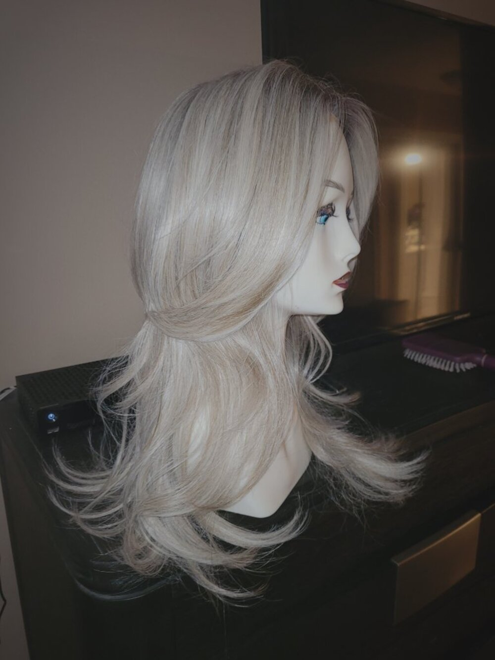 Ash blonde 20 inch long